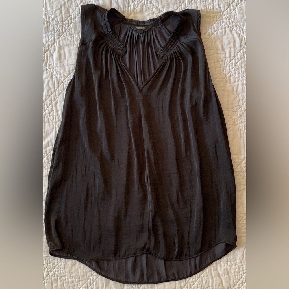 Vera Wang Black Sleeveless Pleated Blouse